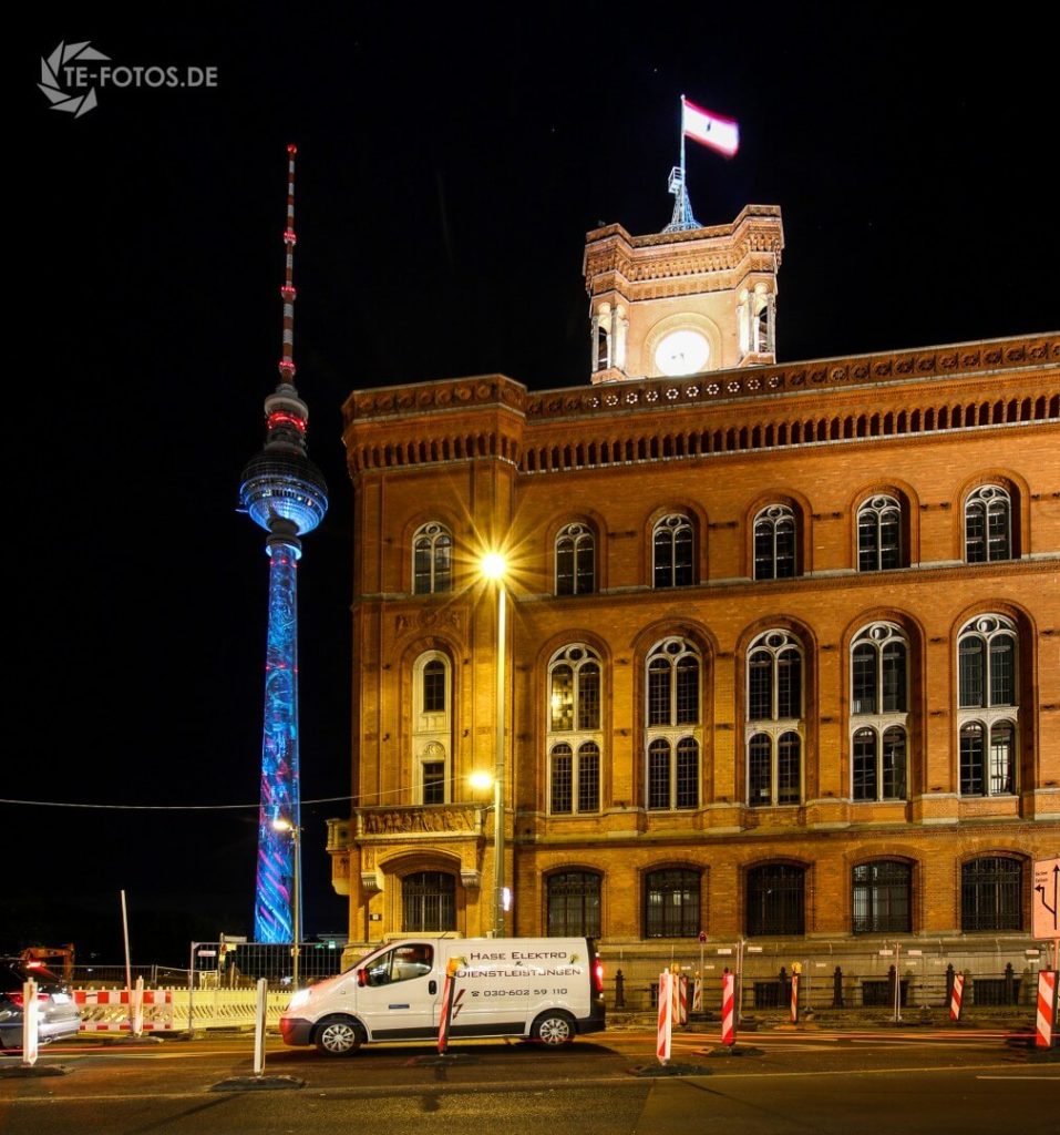 Berliner Fernsehturm & St. Marienkirche beim Festival of Lights 2017