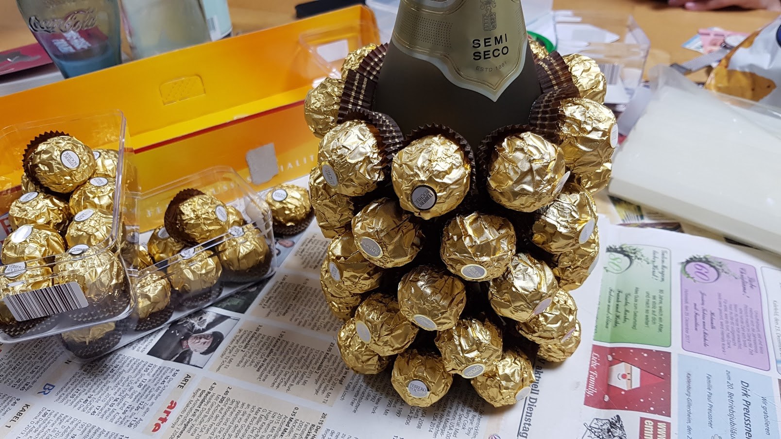 Ananas aus Sektflasche und Rocher DIY do it yourself - Geschenkidee