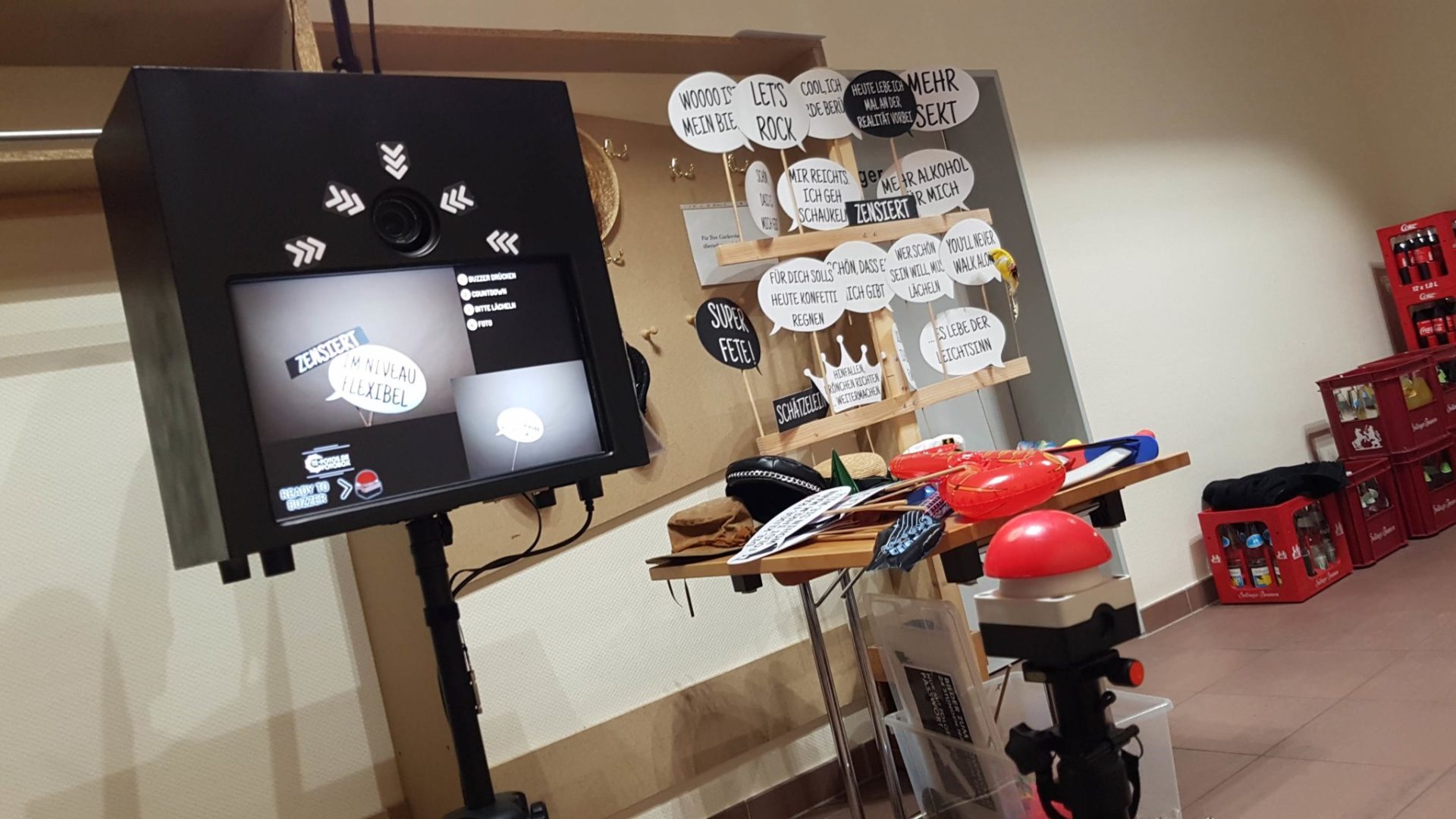 Fotobox Requisiten & Schilder individuell erstellt